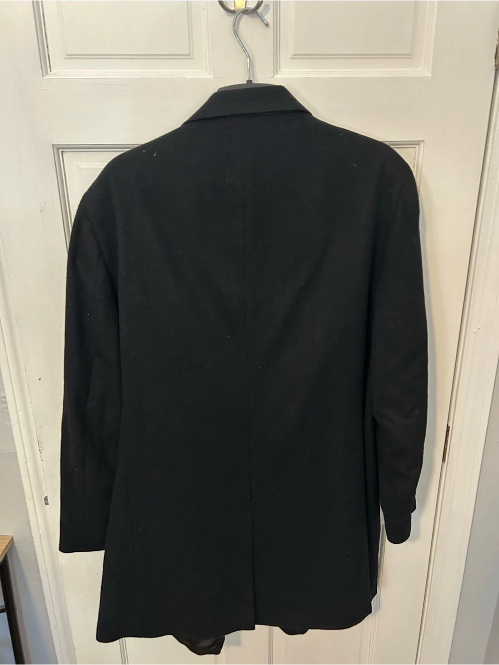 100% Pure Cashmere Mens Black Overcoat 46R Barneys New York Flaw